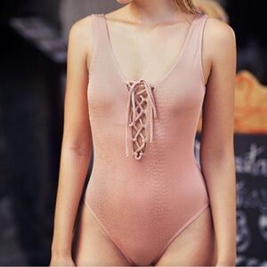 Cupshe Deep V Neck Textured Lace-Up One Piece Swimsuit Light Pink Medium